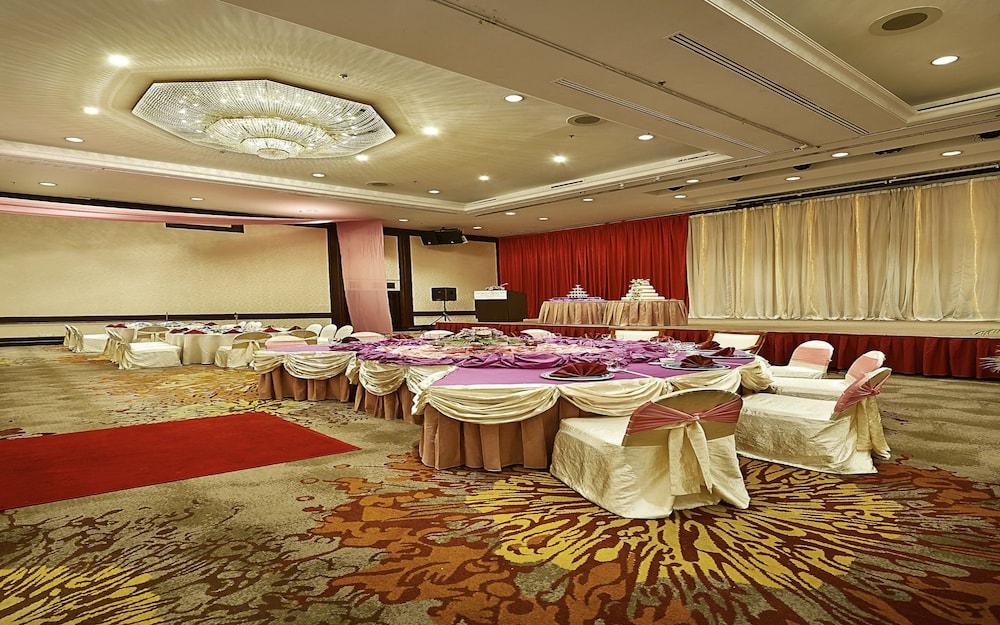 Berjaya Penang Hotel Джордж Таун Екстериор снимка