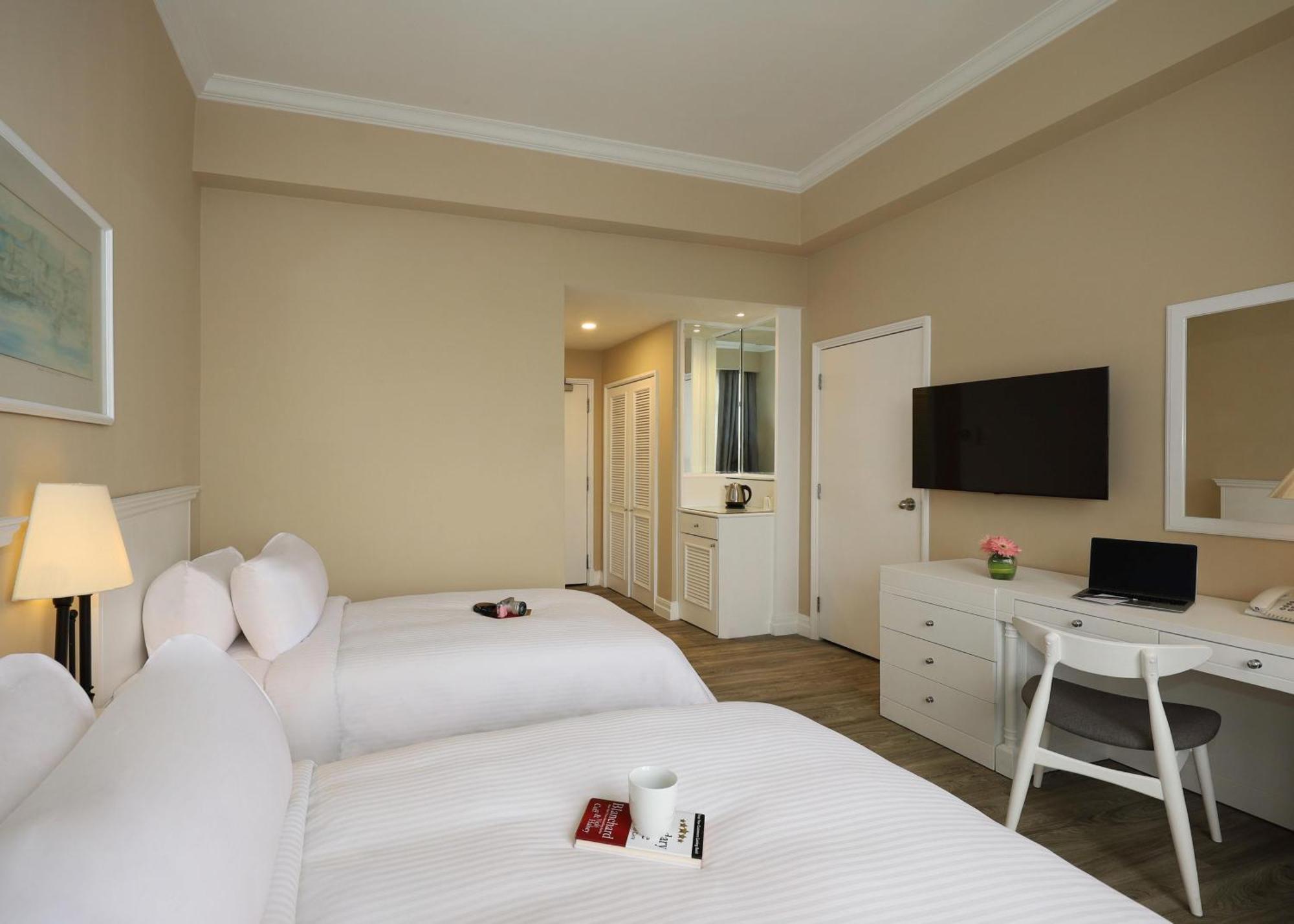Berjaya Penang Hotel Джордж Таун Екстериор снимка