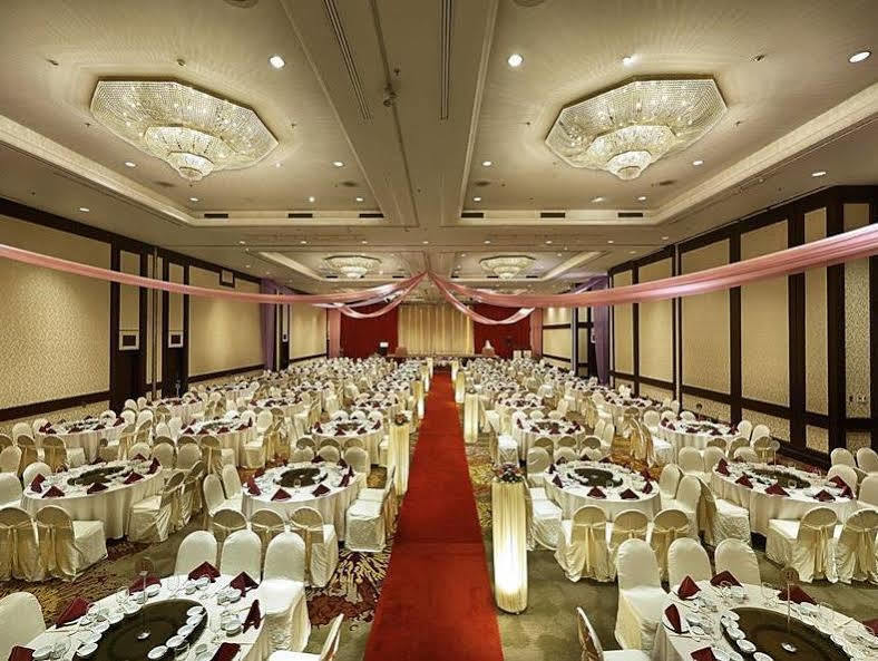 Berjaya Penang Hotel Джордж Таун Екстериор снимка