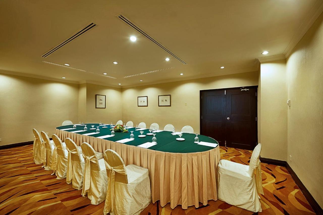 Berjaya Penang Hotel Джордж Таун Екстериор снимка